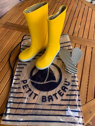 Botas agua Petit Bateau talla 36\\/37 de segunda mano por 40 EUR en Madrid  en WALLAPOP