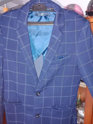 Traje De Chaqueta JVZ de segunda mano por 45 EUR en Jerez de la Frontera en  WALLAPOP