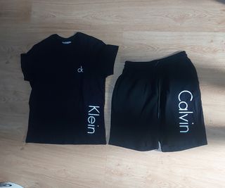 Conjunto chandal verano hombre calvinklein de segunda mano por 45 EUR en  Colmenar Viejo en WALLAPOP