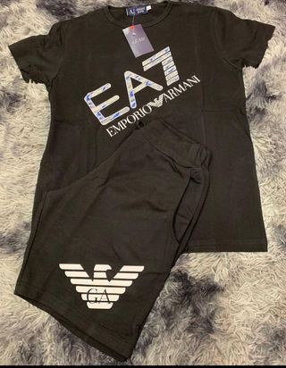 Chándal corto emporio armani de segunda mano por 60 EUR en Playa Granada en  WALLAPOP