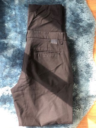 Pantalón azul basics Zara man talla 36 de segunda mano por 5 EUR en Sitges  en WALLAPOP