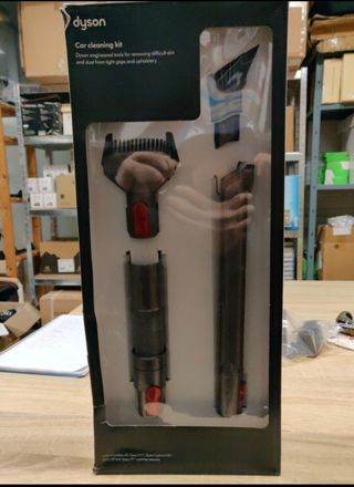 Dyson Kit de limpieza para el coche de segunda mano por 30 EUR en Madrid en  WALLAPOP
