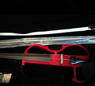 Violín eléctrico de segunda mano en WALLAPOP
