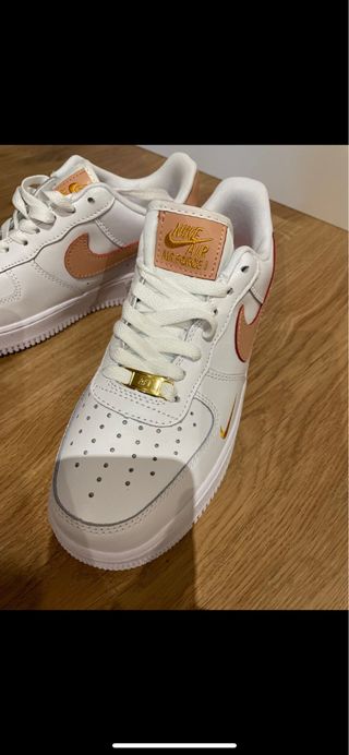 Deportivas Nike Air Force talla 38 de segunda mano por 100 EUR en Tres  Cantos en WALLAPOP