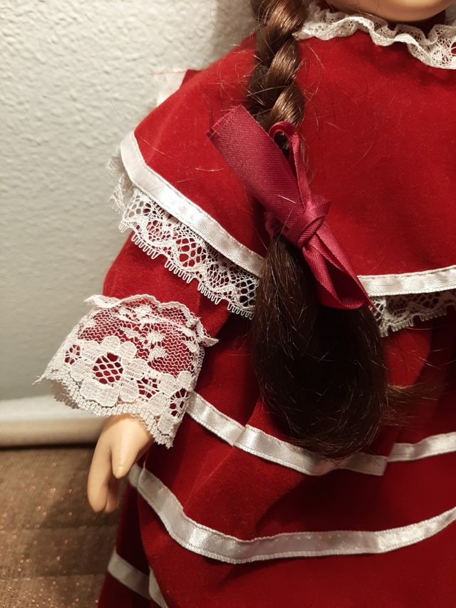 Boneca de porcelana velha