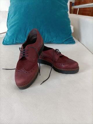Zapatos mujer granate 38 de segunda mano por 13 EUR en Masquefa en WALLAPOP