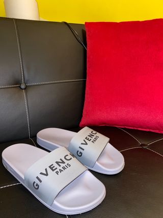 chanclas givenchy