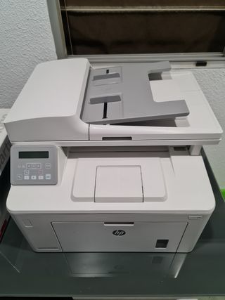 Impresora HP LaserJet Pro MFP M148dw de segunda mano por 155 EUR en  Alicante en WALLAPOP