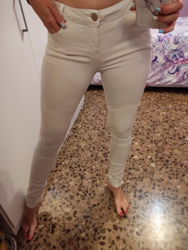 pantalón beige