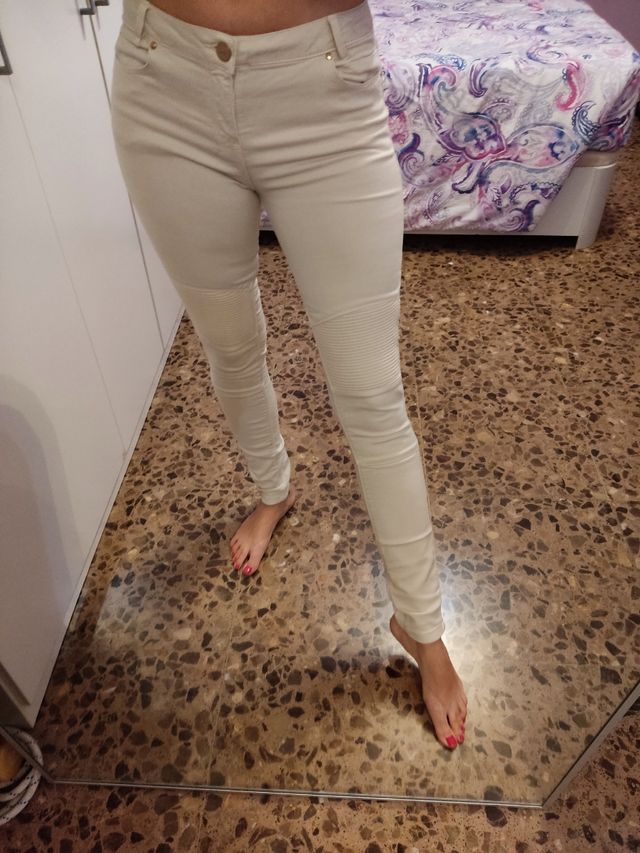 pantalón beige
