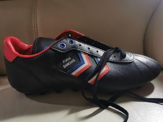 Botas de fútbol Hummel de segunda mano en WALLAPOP