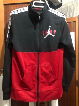 Sudadera Air Jordan EST-1985 de segunda mano por 70 EUR en Madrid en  WALLAPOP