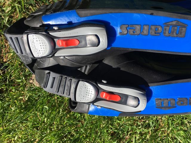 Aletas de buceo abiertas