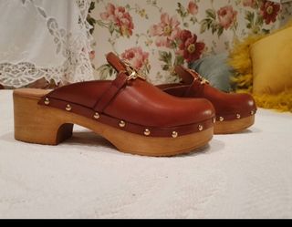 ZUECOS CUPLE de segunda mano por 90 EUR en Barakaldo en WALLAPOP
