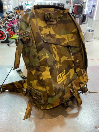 MOCHILA MILITAR ALTUS ESQUI MONTAÑA SIN USO de segunda mano por 49,95 EUR  en Oviedo en WALLAPOP