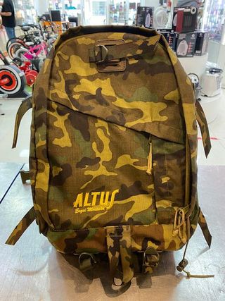 MOCHILA MILITAR ALTUS ESQUI MONTAÑA SIN USO de segunda mano por 49,95 EUR  en Oviedo en WALLAPOP