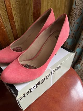 Zapatos de tacón color salmón de segunda mano por 20 EUR en Villahermosa en  WALLAPOP