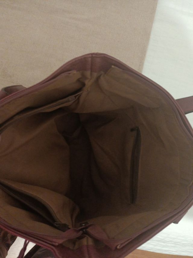 bolso granate de gran capacidad 