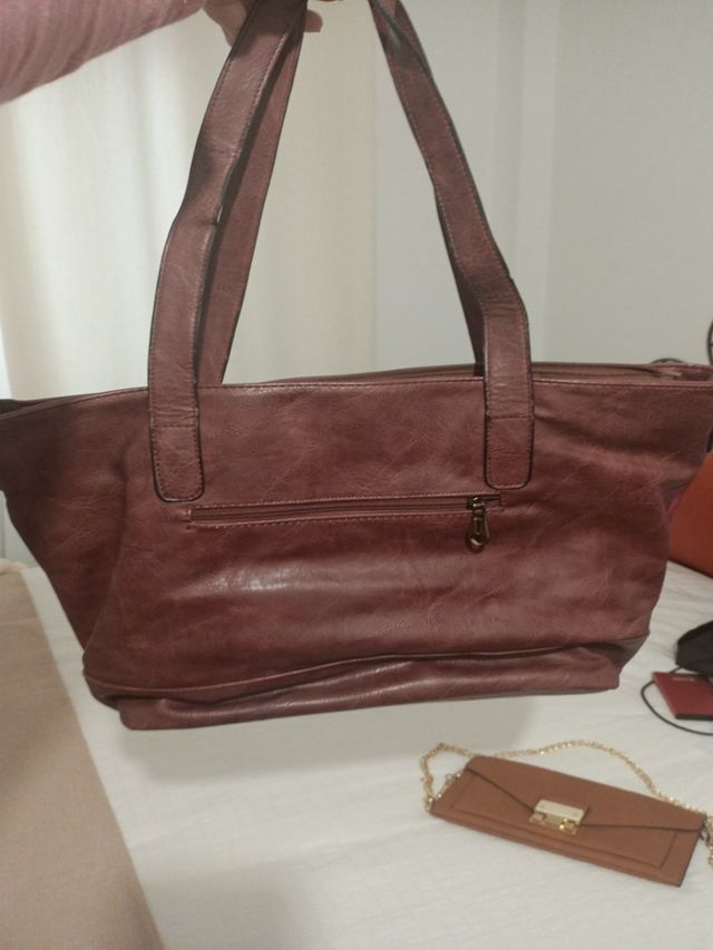 bolso granate de gran capacidad 