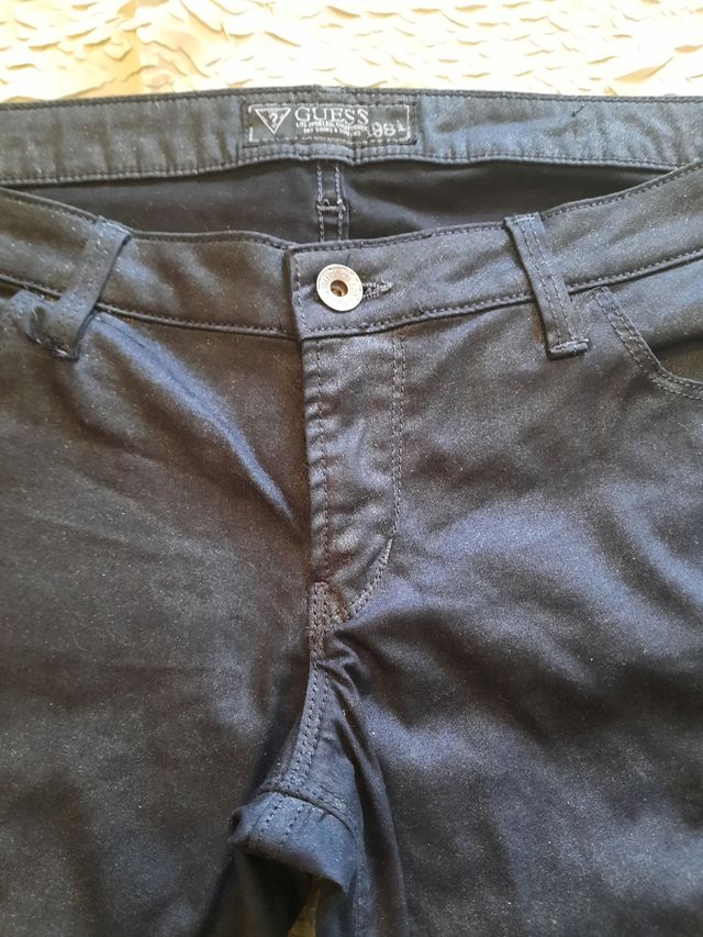 Pantalon GUESS mujer t.31( ver medidas )