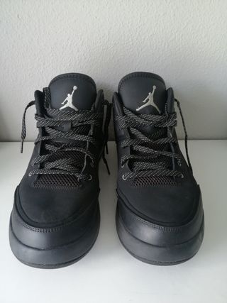 Zapatillas Jordan de segunda mano por 57 EUR en Santiago de Compostela en  WALLAPOP