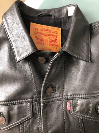 Cazadora levis de segunda mano por 100 EUR en Bilbao en WALLAPOP