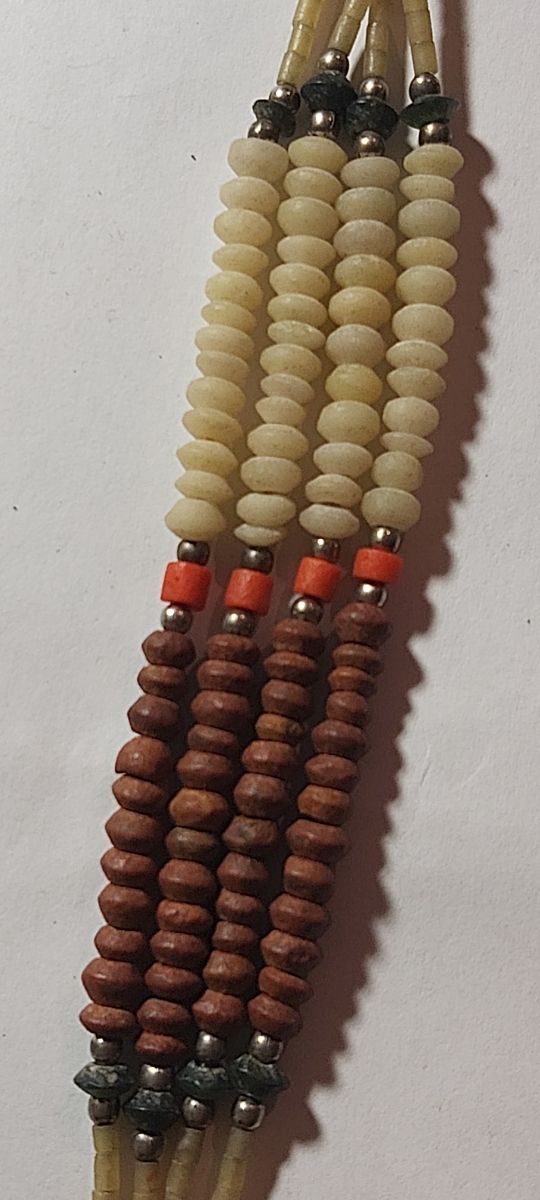 collar artisano muy bueno