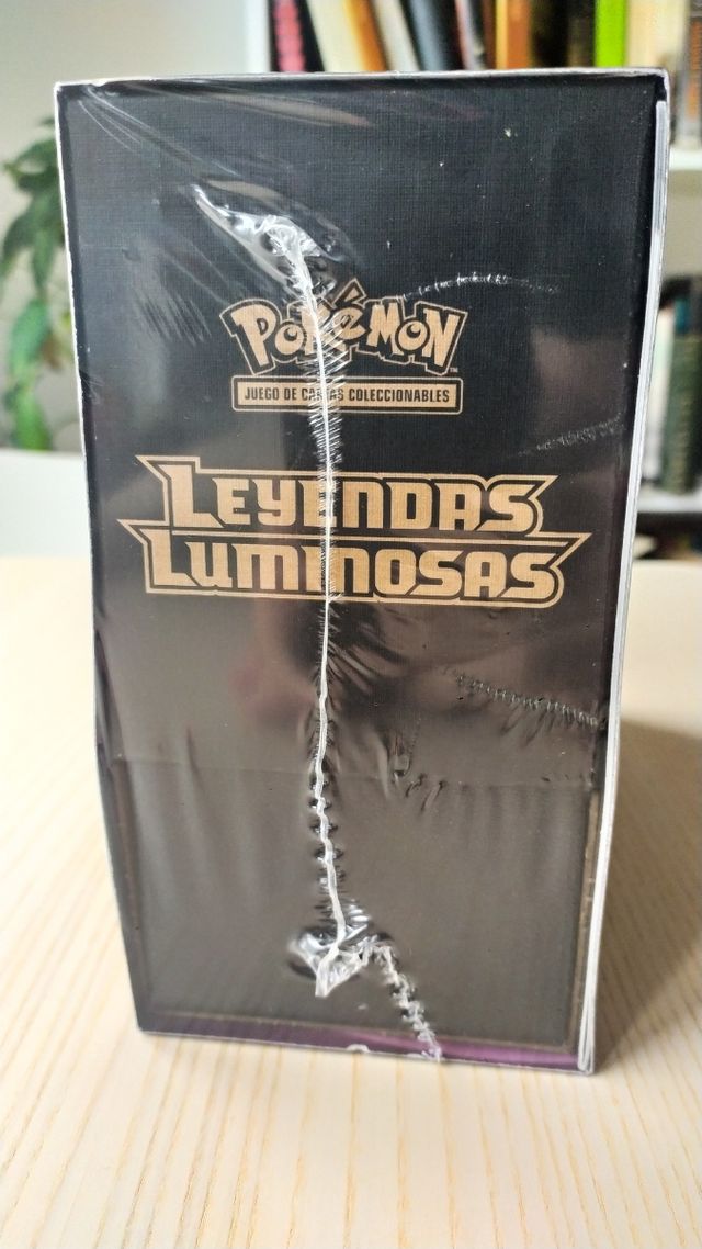 Pokémon Leyendas Luminosas ETB NUEVA