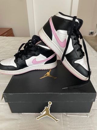Nike Jordan MID. Rosa y negro. Talla 40. de segunda mano por 100 EUR en  Sant Feliu de Llobregat en WALLAPOP