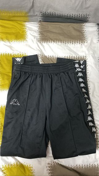 Pantalon chandal kappa negro de segunda mano por 29,99 EUR en Beriáin en  WALLAPOP