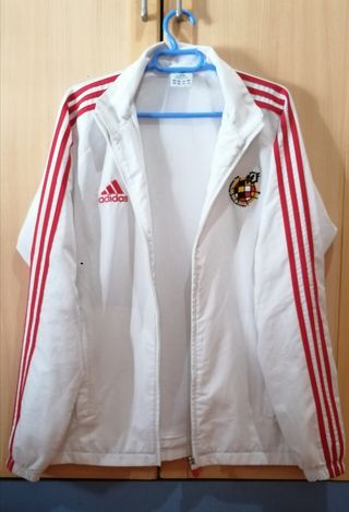 CHAQUETA ADIDAS RFEF de segunda mano por 25 EUR en Madrid en WALLAPOP