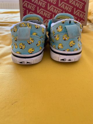 Zapatillas Vans Lisa Simpson T. 24,5 de segunda mano por 5 EUR en Madrid en  WALLAPOP
