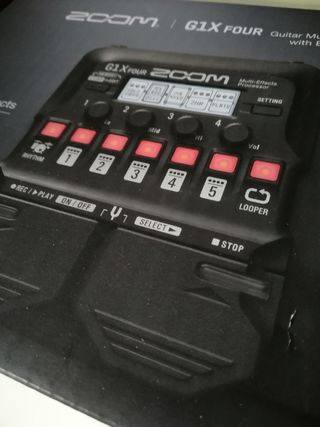 Pedal guitarra multiefectos de segunda mano en Barcelona en WALLAPOP