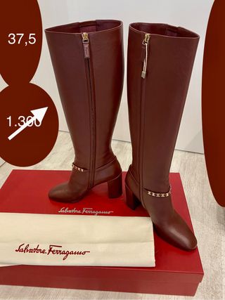 Botas Salvatore Ferragamo 37,5 Piel Texturizada de segunda mano por 599 EUR  en Lloret de Mar en WALLAPOP