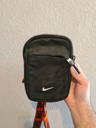 Bandolera Nike de segunda mano en Madrid en WALLAPOP