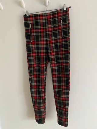 Leggins a cuadros de Zara de segunda mano por 8 EUR en Villamediana de  Iregua en WALLAPOP