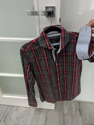 Camisa hombre Álvaro Moreno. Talla 39-M. de segunda mano por 15 EUR en  Majadahonda en WALLAPOP