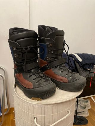 Botas Nieve y snowboard talla 40 de segunda mano por 30 EUR en Barcelona en  WALLAPOP