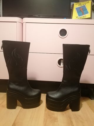Botas Veganas de segunda mano en Madrid en WALLAPOP