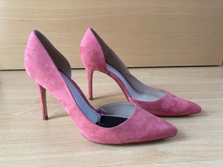Zapatos de salón de color rosa de Mango de segunda mano por 18 EUR en  Sevilla en WALLAPOP