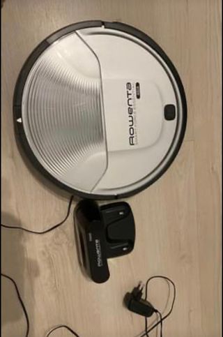 Robot aspiradora Rowenta smart force essential aqu de segunda mano por 100  EUR en Santa Cruz de Tenerife en WALLAPOP