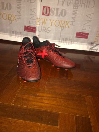 Botas Adidas Techfit de segunda mano por 30 EUR en Oviedo en WALLAPOP