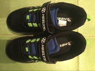 Zapatillas ruedas con luces de segunda mano por 20 EUR en San Sebastián de  Los Reyes en WALLAPOP