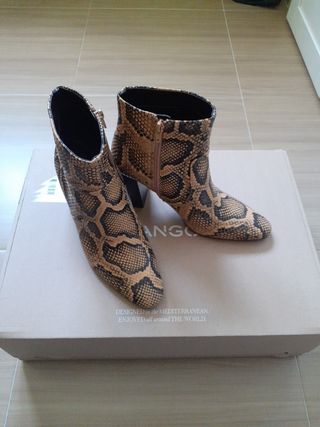 Botines Mango serpiente de segunda mano en WALLAPOP