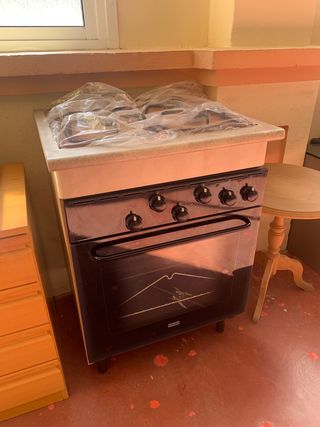 Conjunto horno y hornilla (gas) de segunda mano por 175 EUR en Málaga en  WALLAPOP