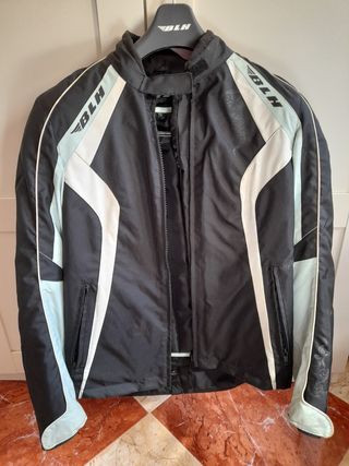Chaqueta cordura mujer con protecciones de segunda mano por 40 EUR en  Chiclana de la Frontera en WALLAPOP