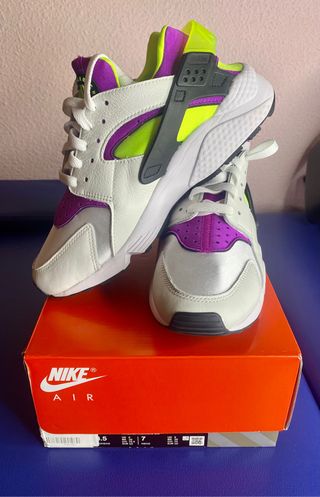 Nike air huarache talla 40 NUEVAS de segunda mano por 72 EUR en Salamanca  en WALLAPOP