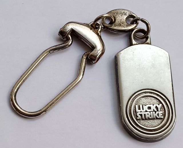 Antiguo Llavero Lucky Strike
