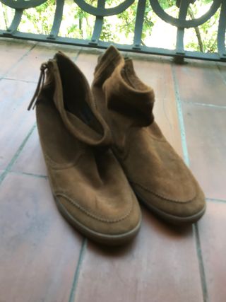 Botines Pull and Bear tacón de segunda mano en Barcelona en WALLAPOP