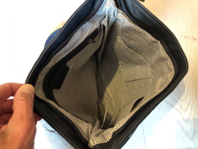 VENDITA!!! 2 borse a tracolla per uomo e una donna